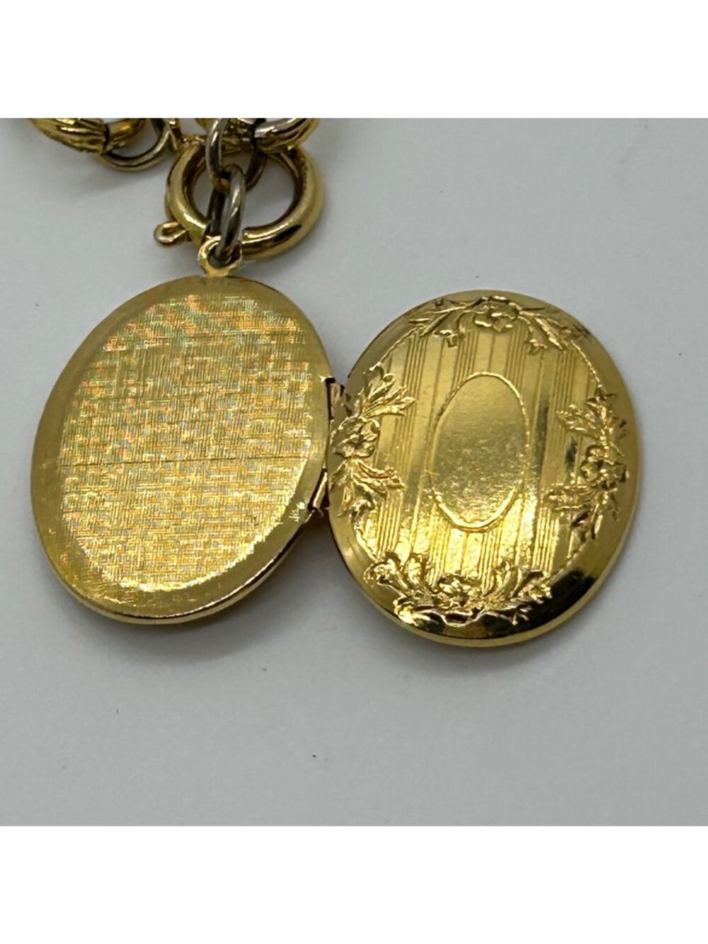 Vintage Gold Locket Charm Bracelet Chunky Textured Curb Link Chain Estate Jewelr - Picture 11 of 11